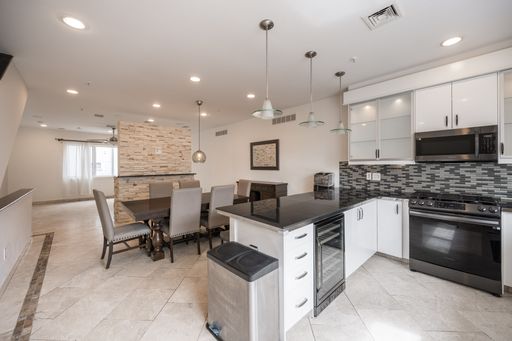 3 Bedroom Townhome – 919 N Front Street, Unit G, Philadelphia, PA 19123