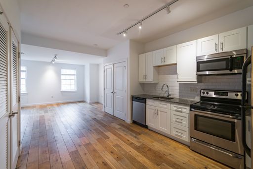 Studio Apartment – 224 Church Street, Unit 209, Philadelphia, PA 19106