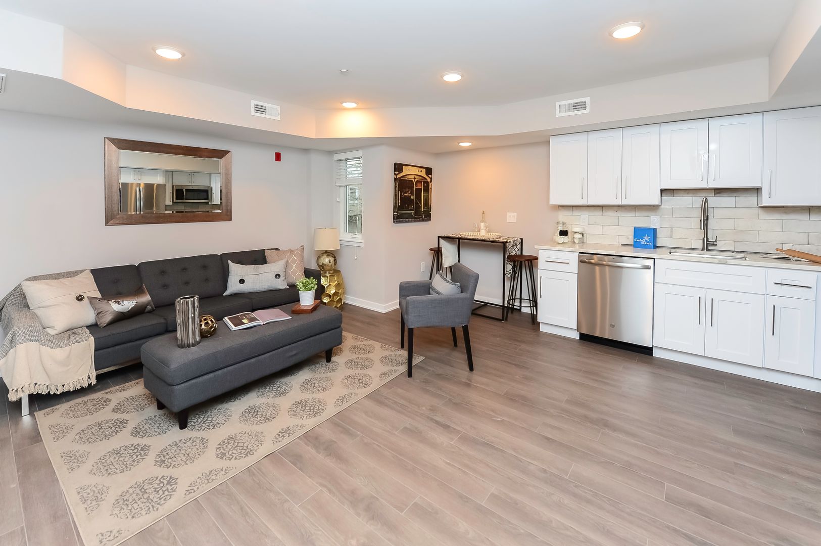 Philadelphia Apartment: 726 N 19th Street