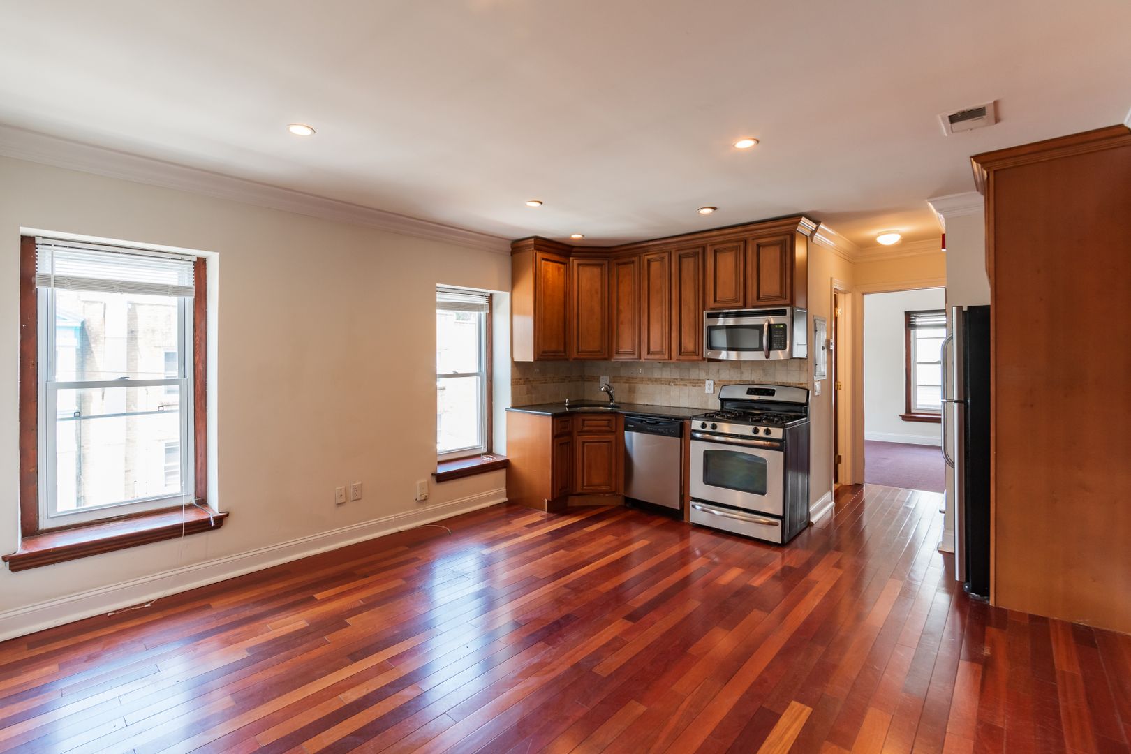 Philadelphia Apartment: 2739 W Girard Ave