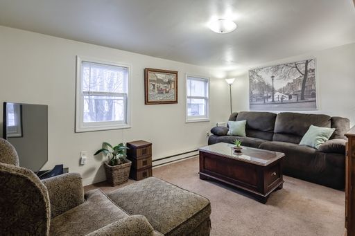 One Bed Pennsport Apartment – photo 1