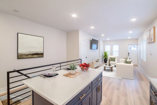 West Passyunk Three Bedroom Apartment – photo 1