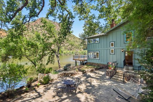 Lake Front Living – photo 1