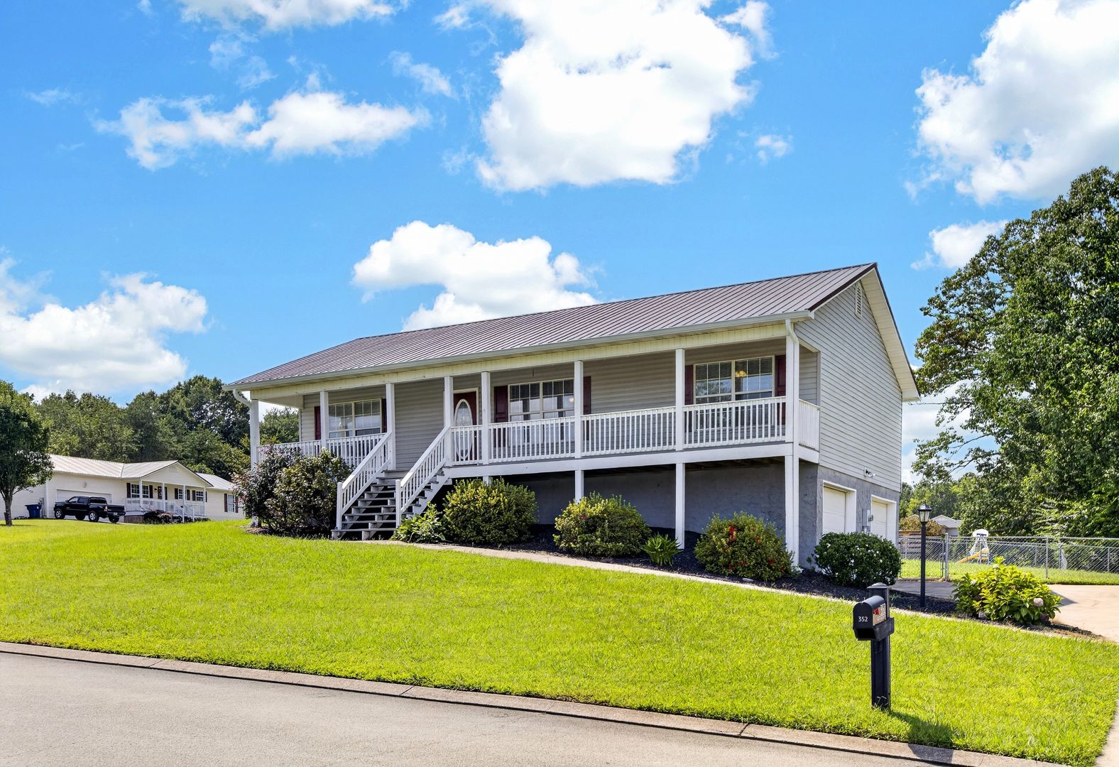 Cleveland House: 352 Shady Hollow Cir