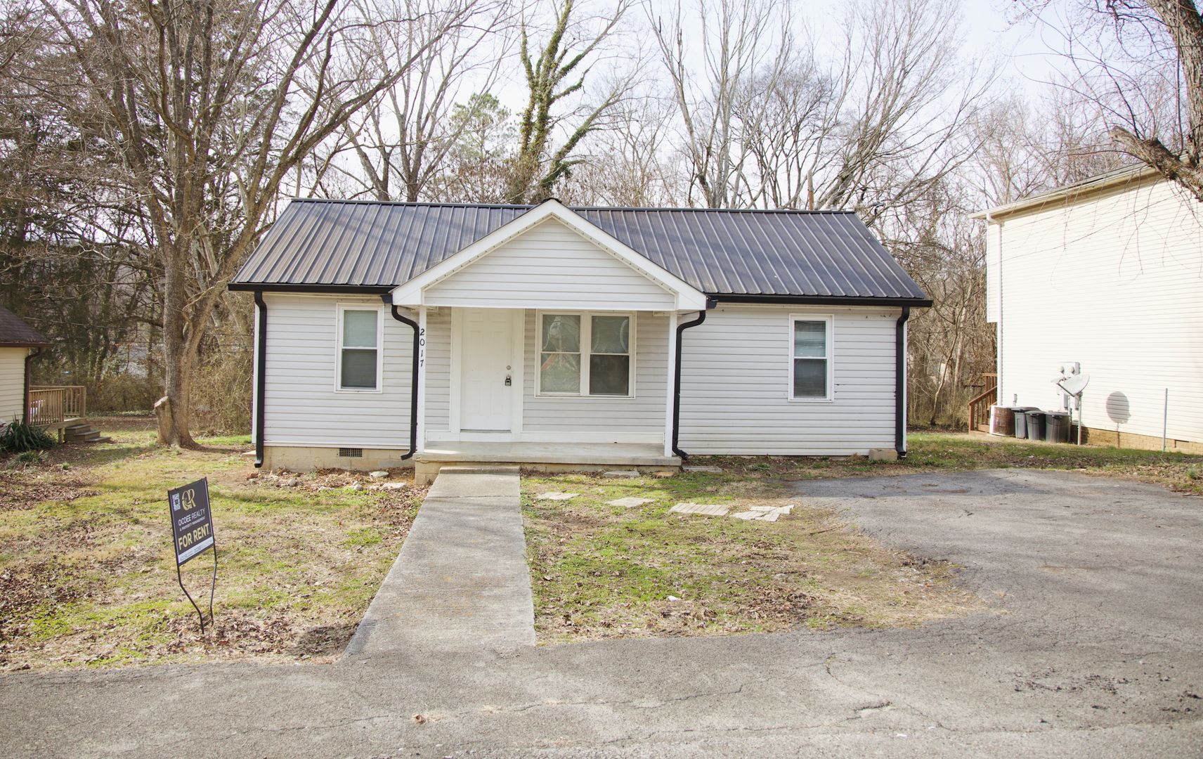 Cleveland Apartment: 2017 Central St NW
