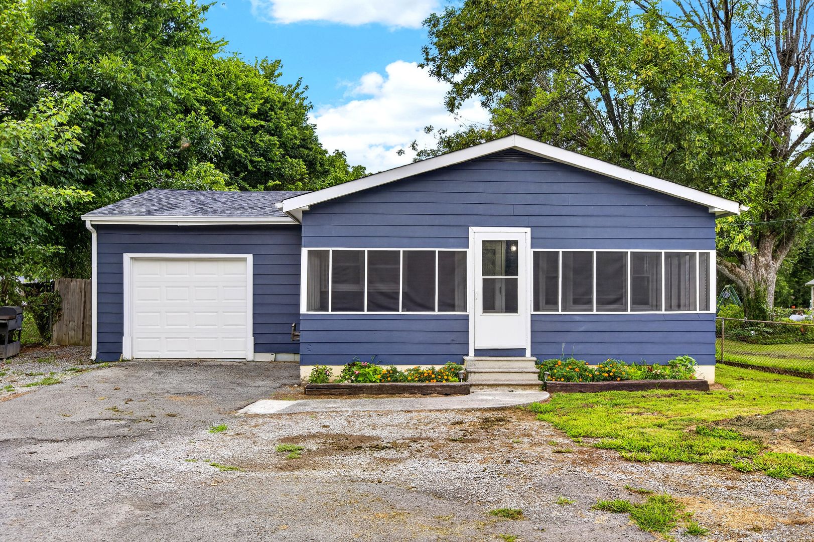 Cleveland House: 2713 Spring Place Rd SE