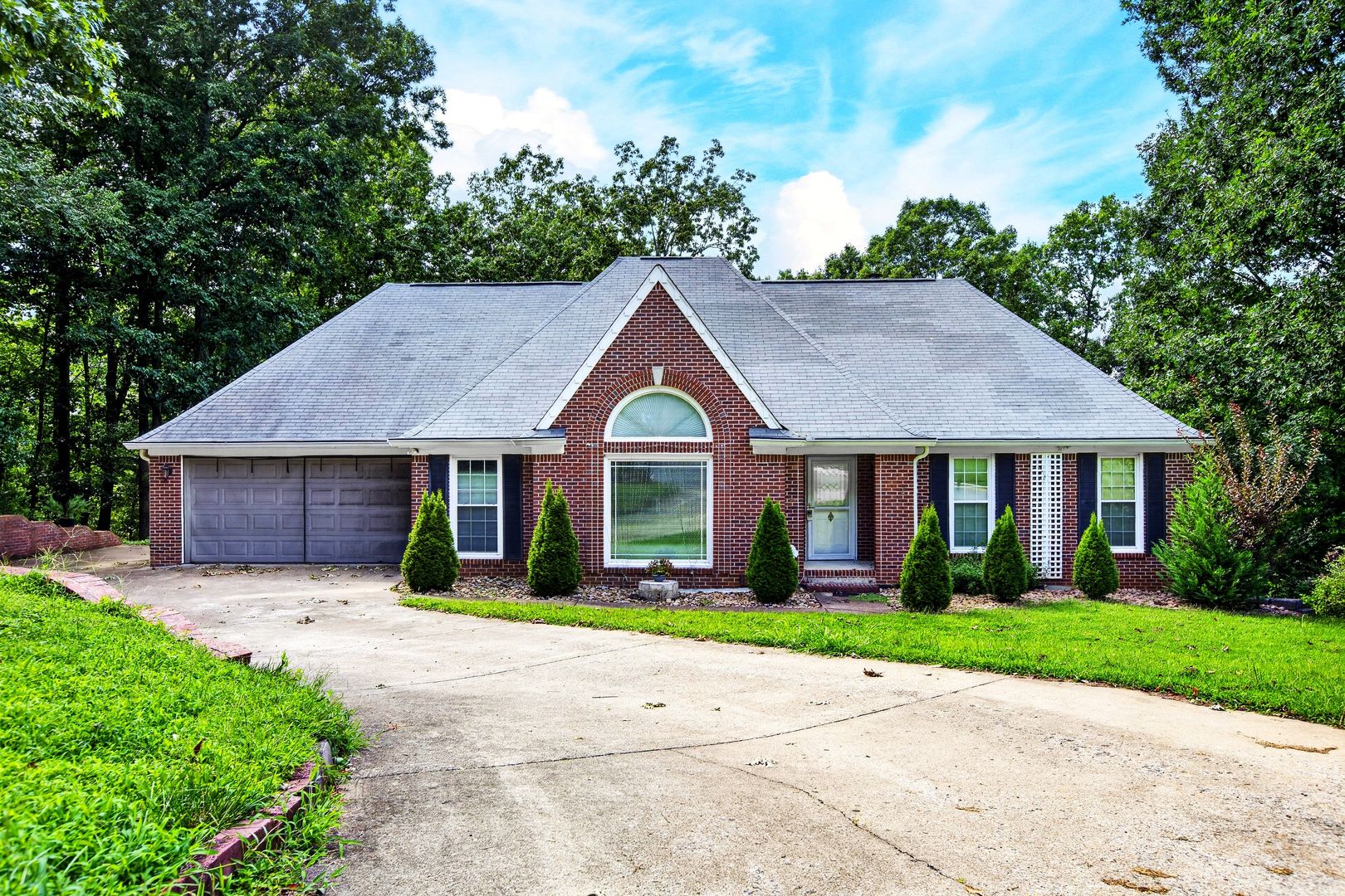 Cleveland House: 1651 Flagstone Pt Nw