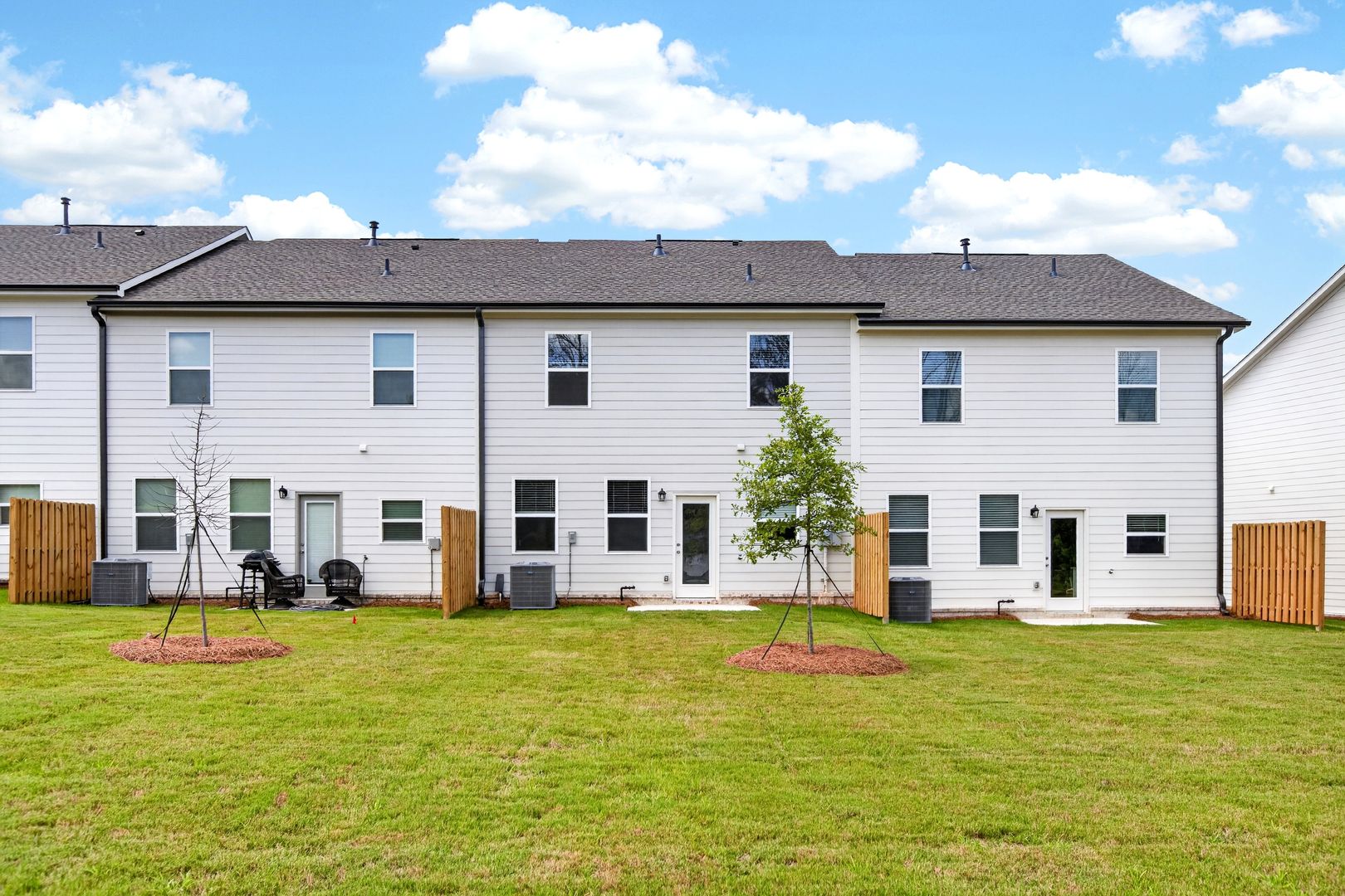 5044 Highwood Dr 3 of 12