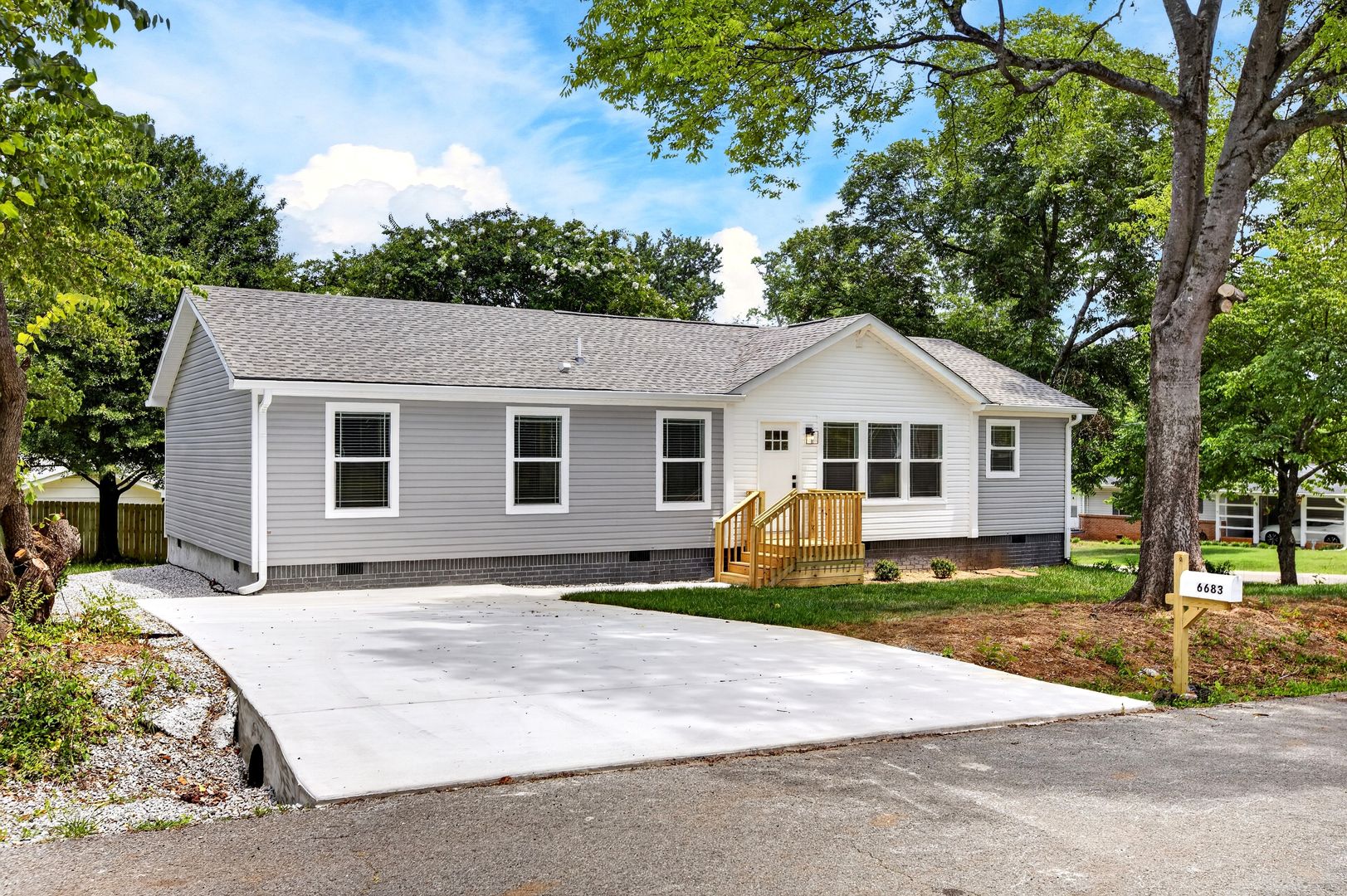 Chattanooga House: 6683 Gary Lane