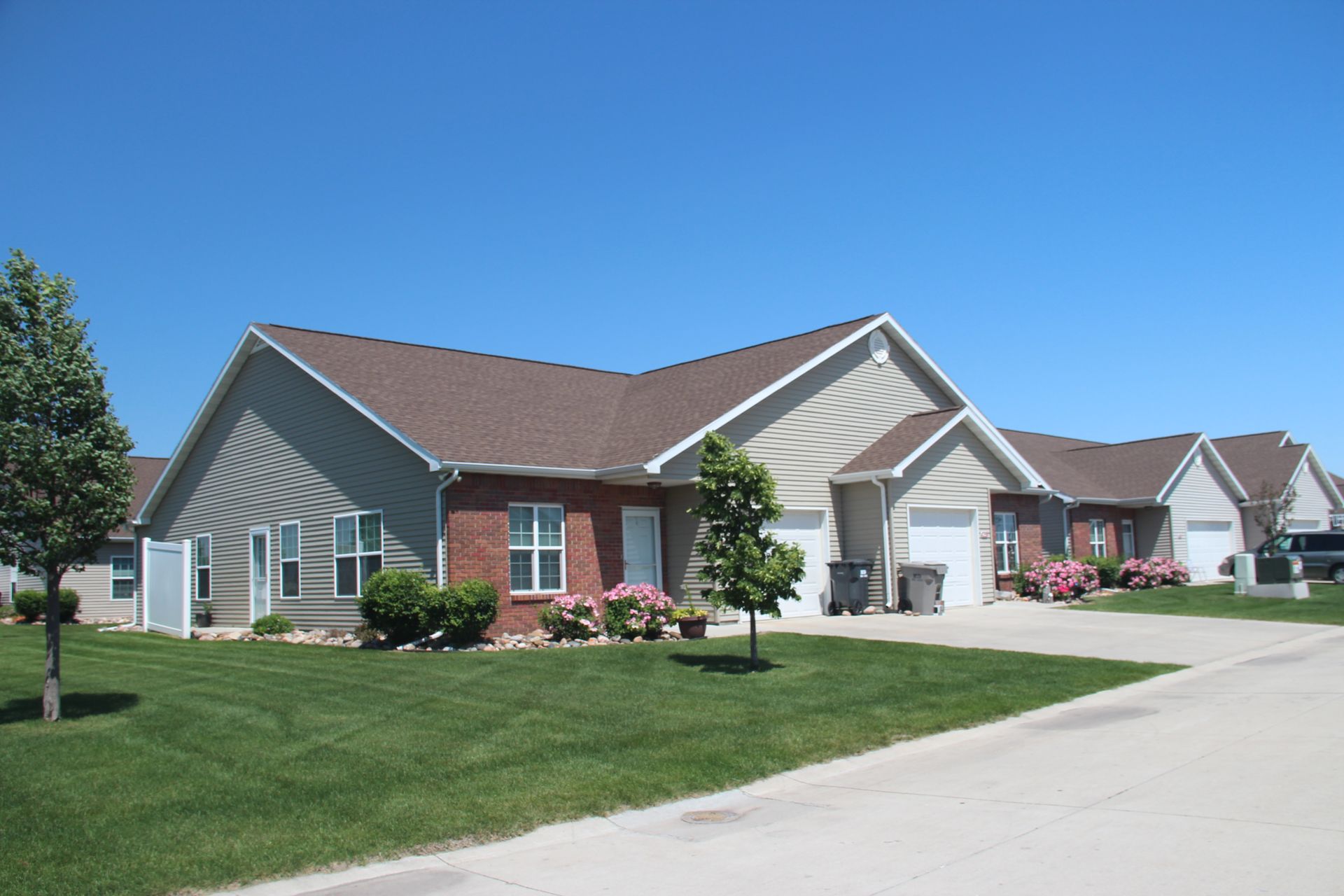Grand Island Apartment: 2603 - 2651 Brennen Lane & 3519 - 3533 Curran Avenue