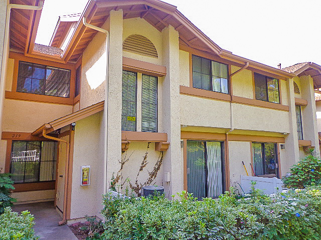 Fullerton Townhome: 3055 Colt Way Unit #219