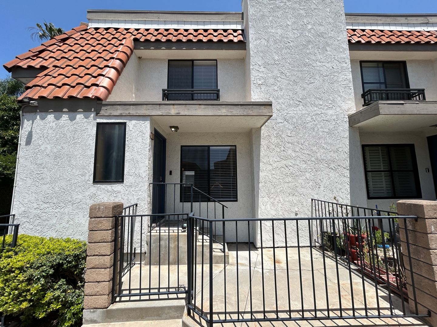 Santa Ana Townhome: 2202 North Broadway unit G