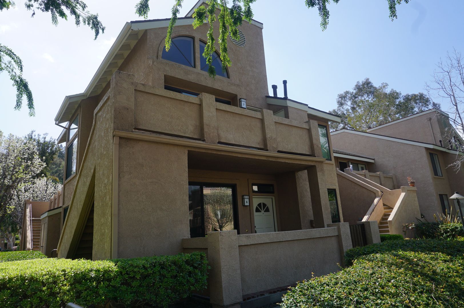 Orange Condo: 155 N Singingwood Street #6