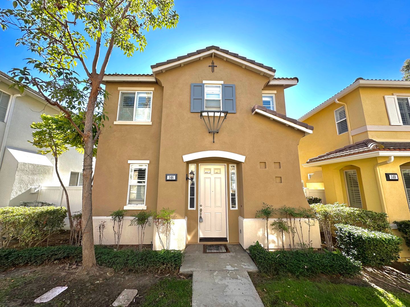 Irvine House: 146 Saint James
