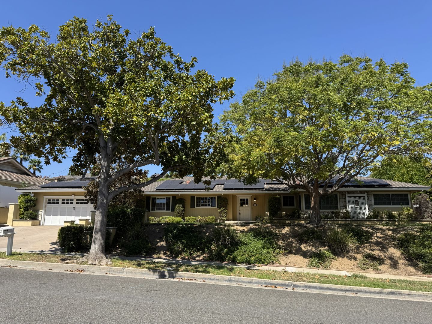 Fullerton House: 1232 Longview Drive