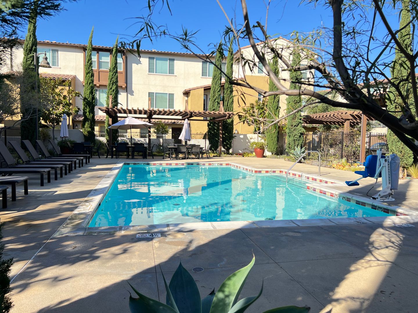 Anaheim Townhome: 938 E Weaver Lane