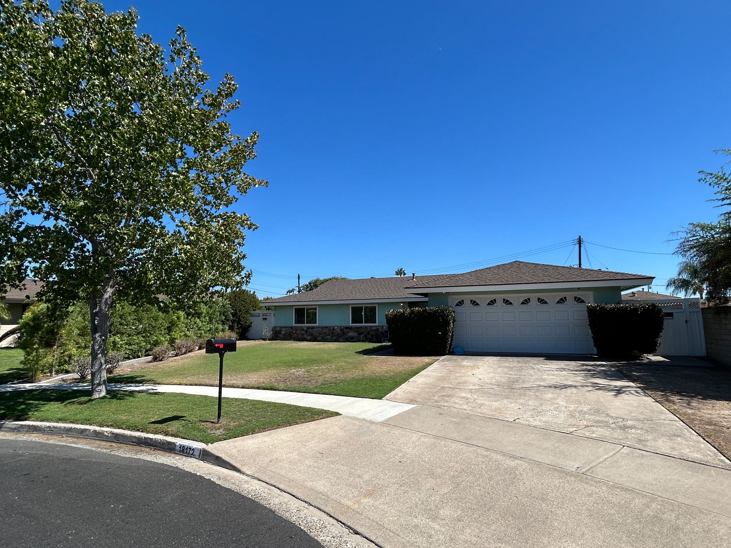 Santa Ana House: 18172 St Moritz Circle