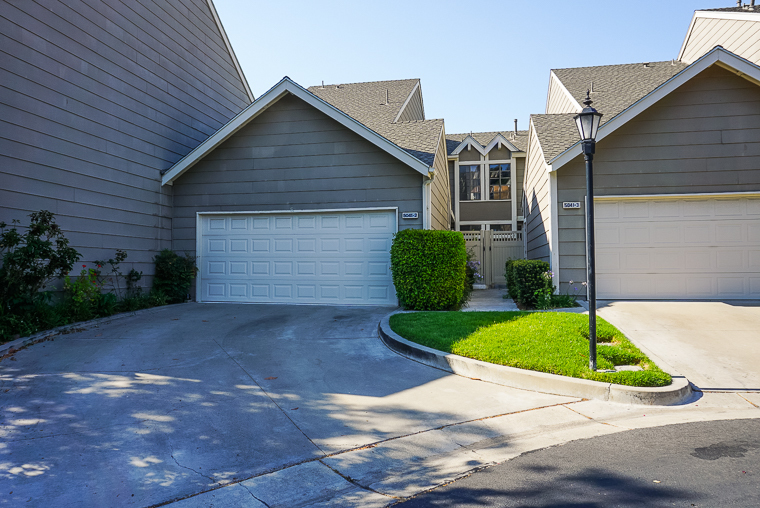 Orange Townhome: 5041-2 E. Almond Ave