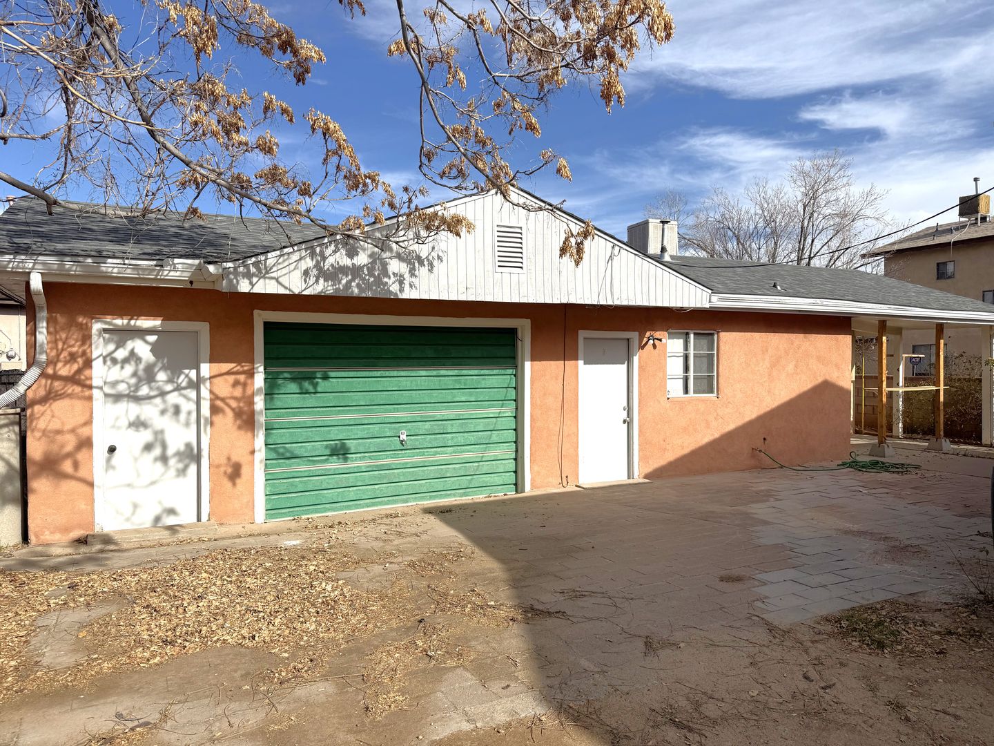 Albuquerque Apartment: 2425 Mountain Rd NW