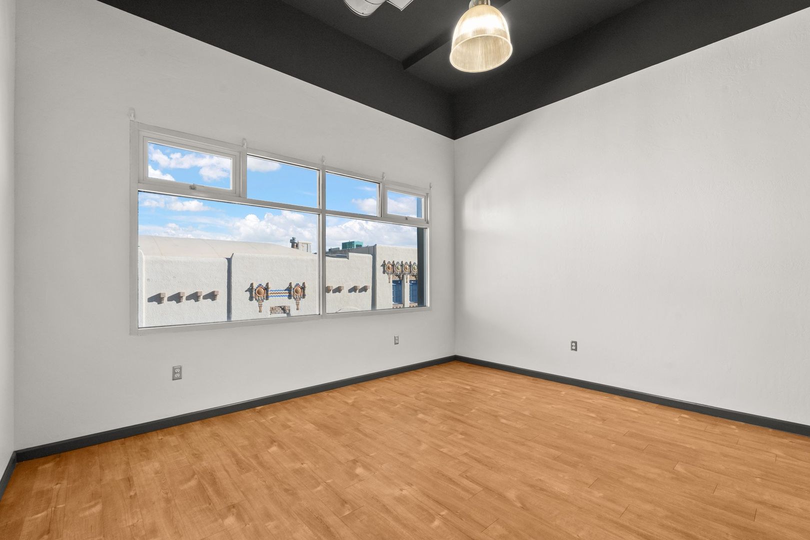 Albuquerque Apartment: 505 Central Ave NW