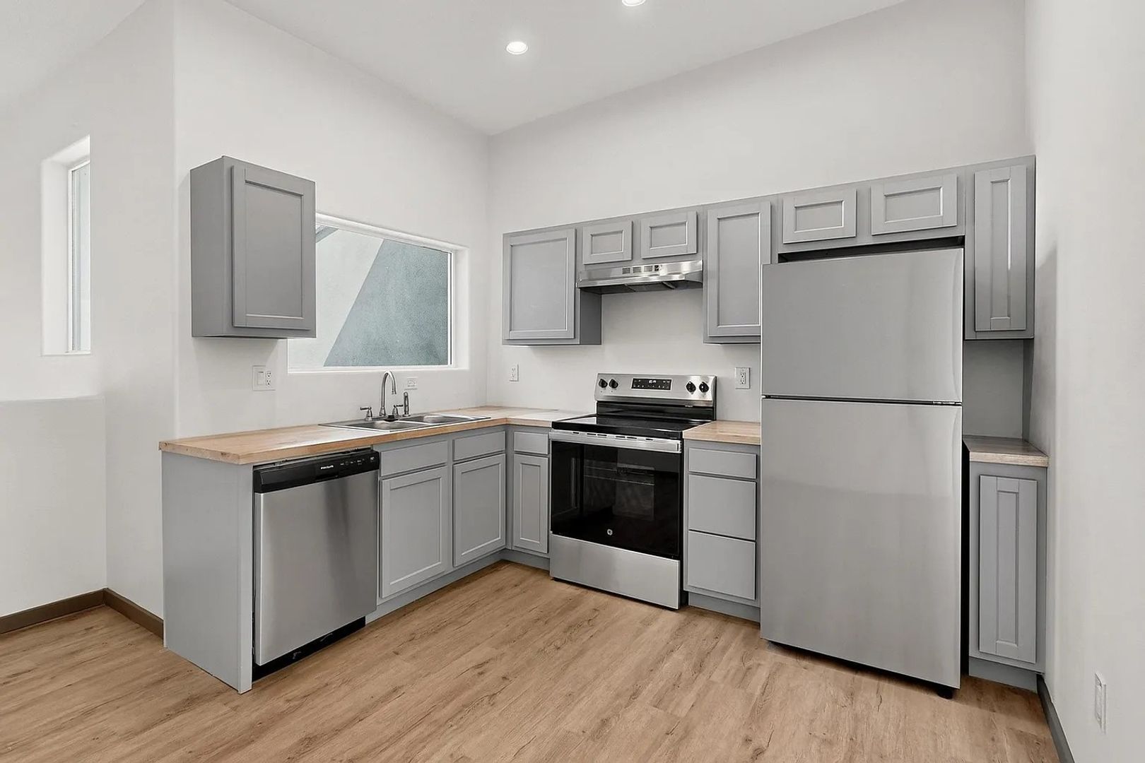 Albuquerque Apartment: 9368 Valley View Dr NW