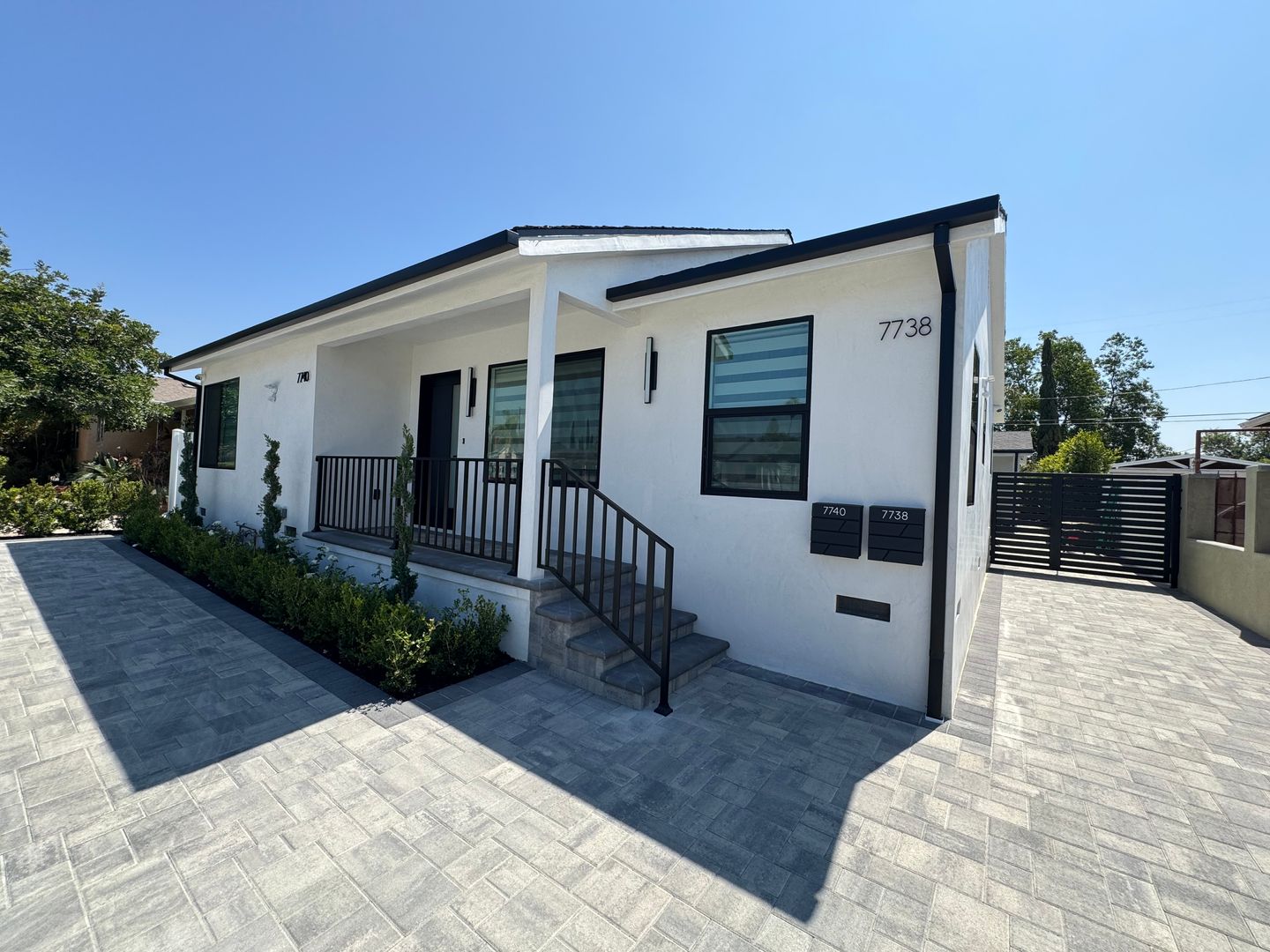 Sun Valley House: 7740 Bonner Ave
