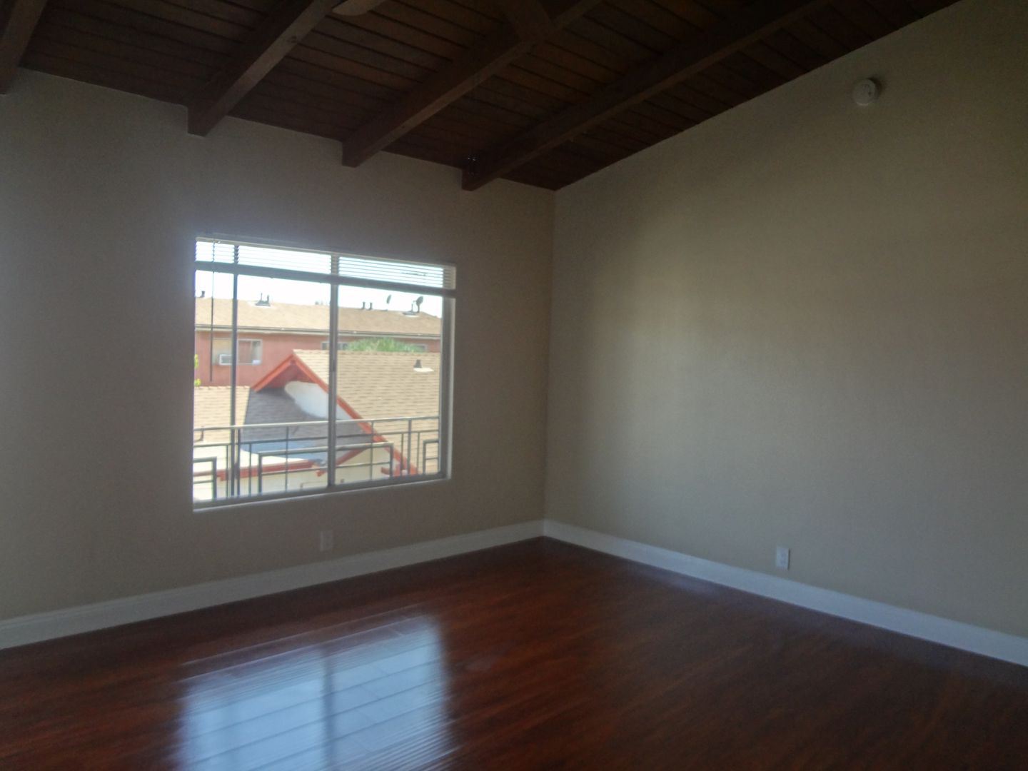 Huntington Park Apartment: 6346 Middleton Ave