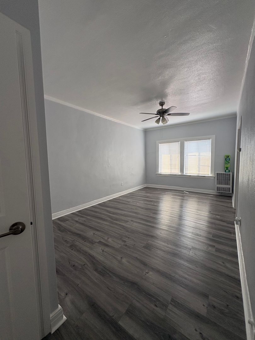 huntington park Apartment: 2415 E. 53rd Street