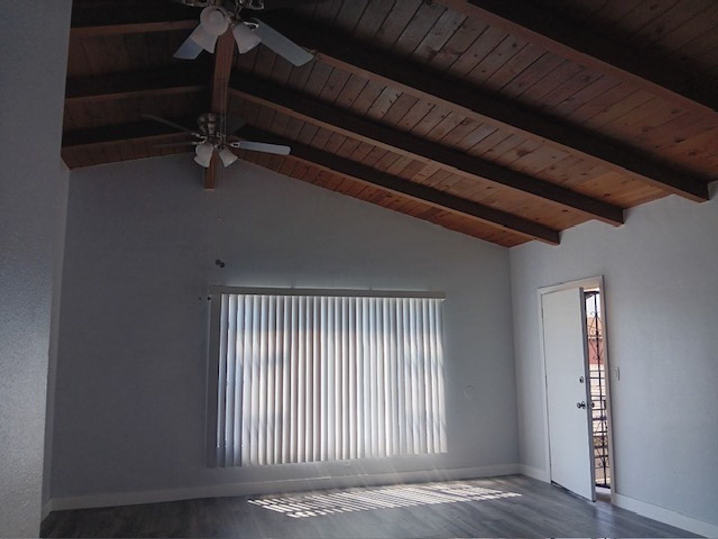 Huntington Park Apartment: 6346 Middleton Ave