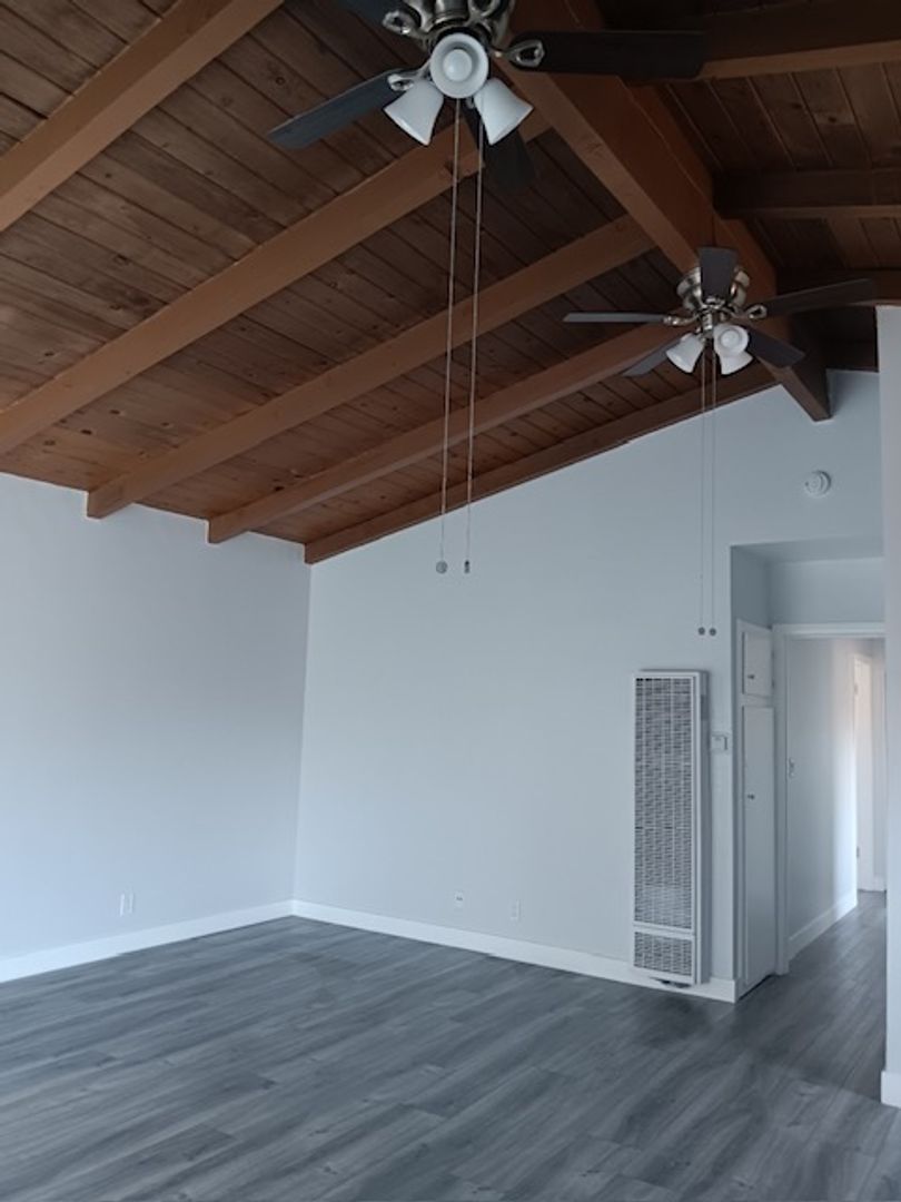 Huntington Park Apartment: 6346 Middleton Ave
