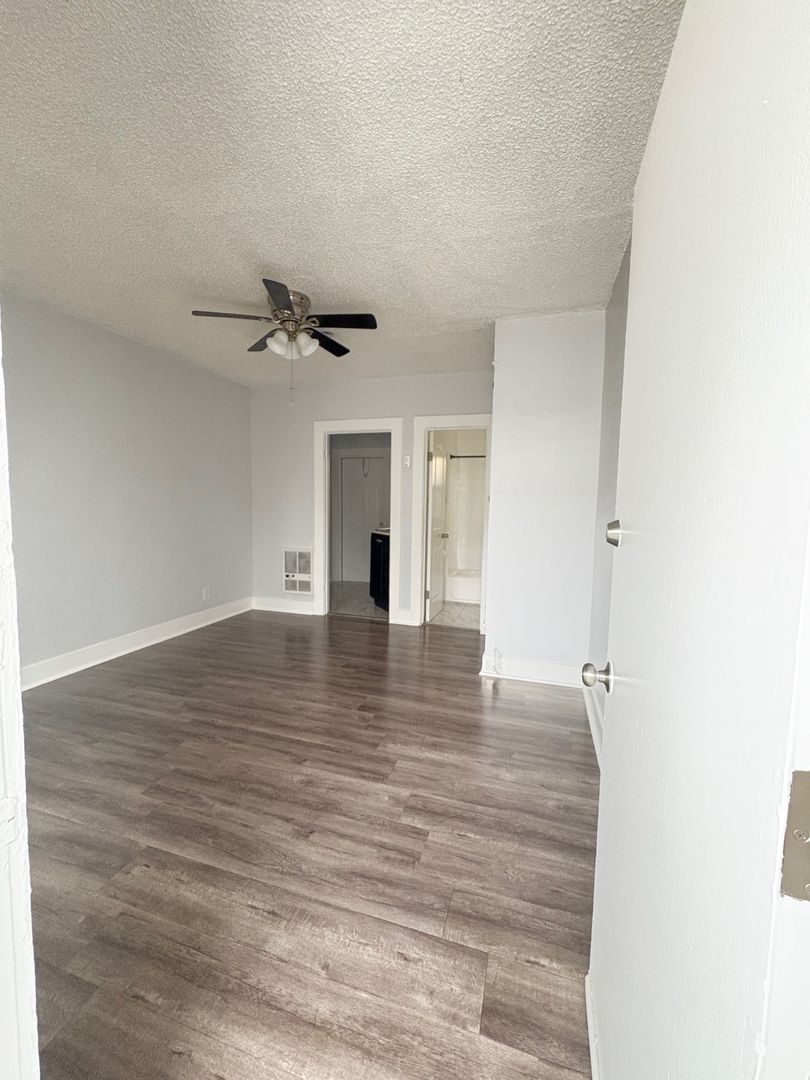 Los Angeles Apartment: 1420 E. 75th Street