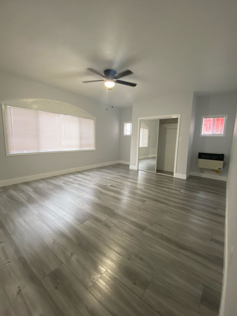 huntington park Apartment: 2415 E. 53rd Street