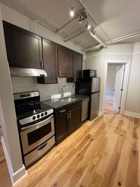 One bedroom, one bathroom unit available in Downtown Ames! – photo 1