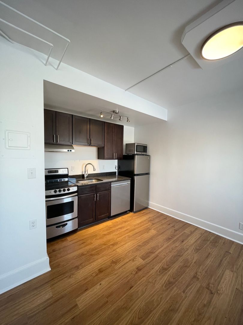 Ames Apartment: 301 Main Street