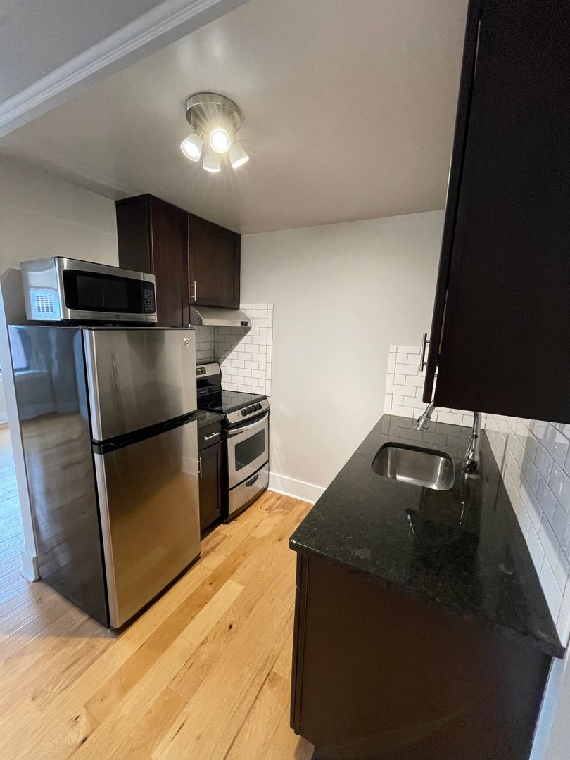 Ames Apartment: 301 Main Street
