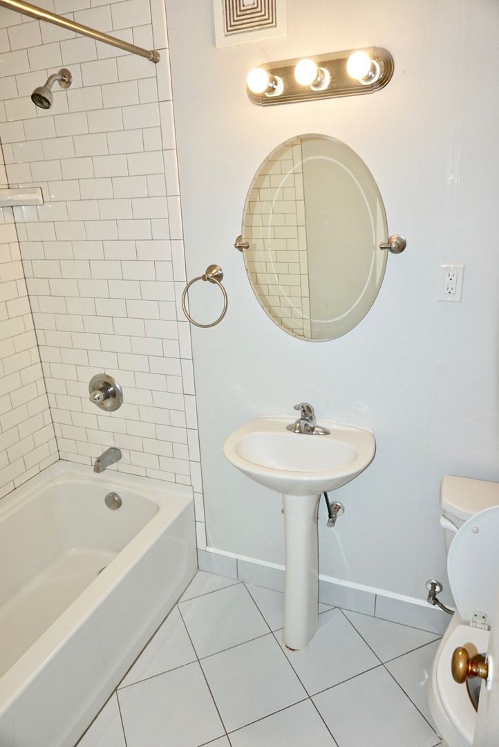 Ames Apartment: 301 Main Street