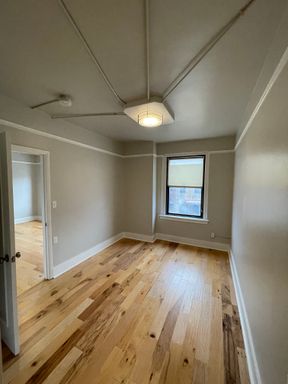One bedroom, one bathroom unit available in Downtown Ames! – photo 1
