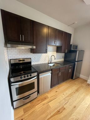 One bedroom, one bathroom unit available in Downtown Ames! – photo 1