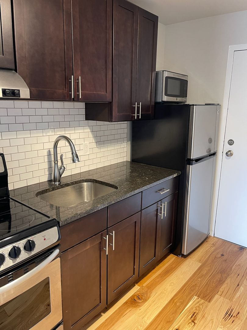 Ames Apartment: 301 Main Street