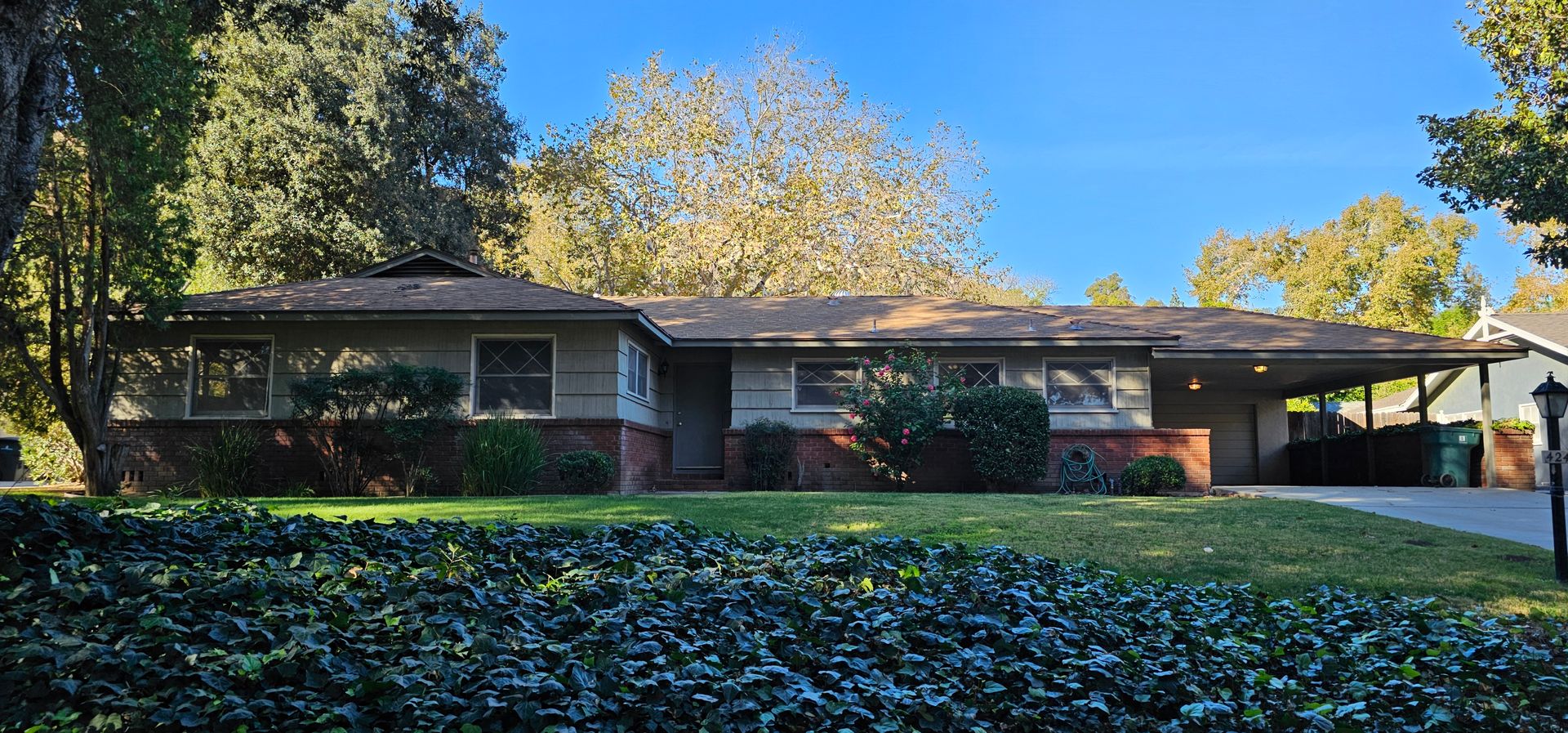 Riverside House: 4241 Isabella