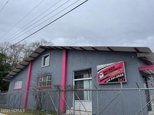 Industrial Warehouse + Office + Yard (Entire Building Available) – photo 1