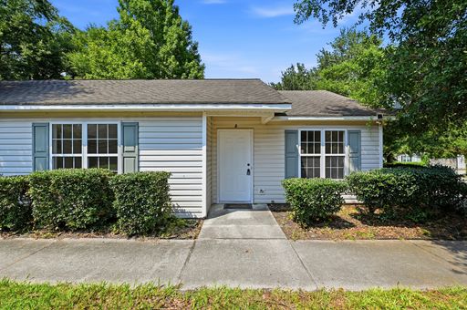 Comfortable Living in a Convenient Wilmington Location – photo 1