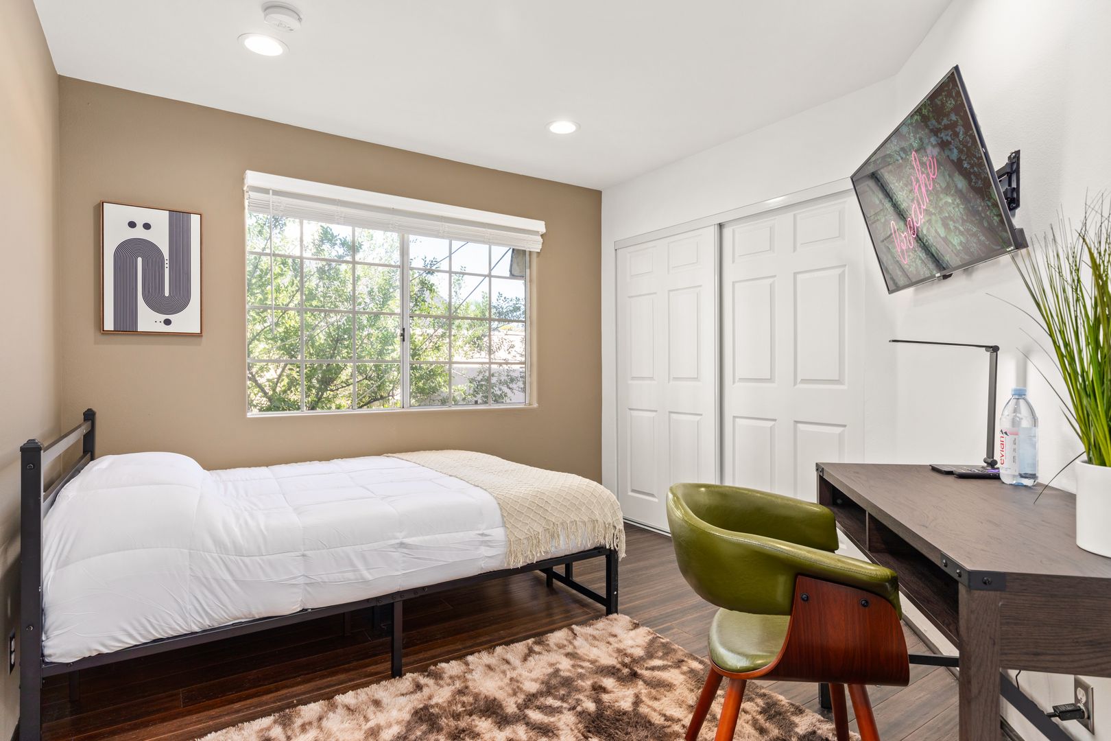 Los Angeles Apartment: 10777 Ashton 301