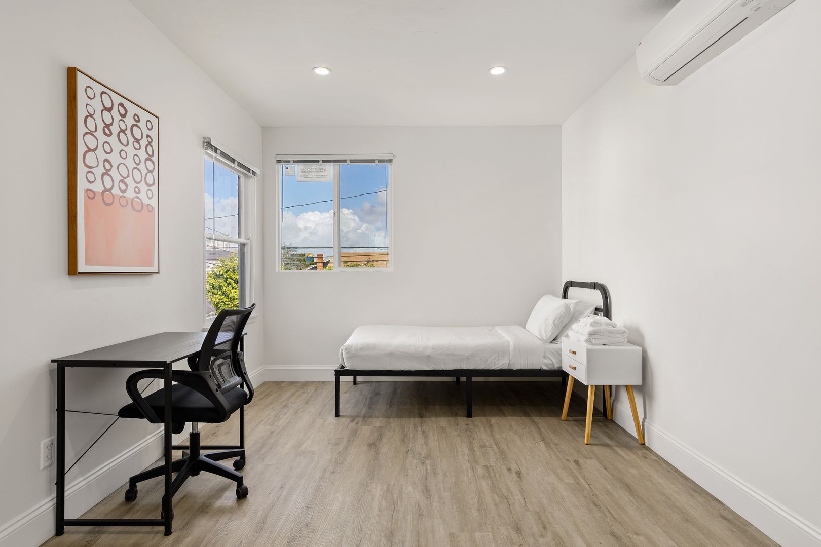 Los Angeles Apartment: 1740 Kelton Ave, Los Angeles, CA 90024