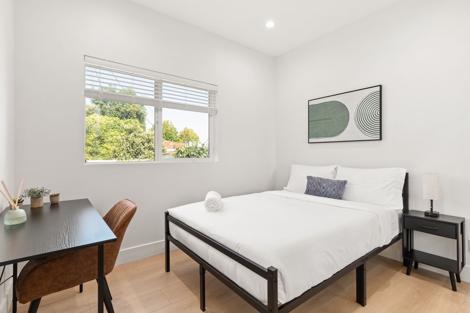 Los Angeles Apartment: 1736 1/2 Kelton Ave.