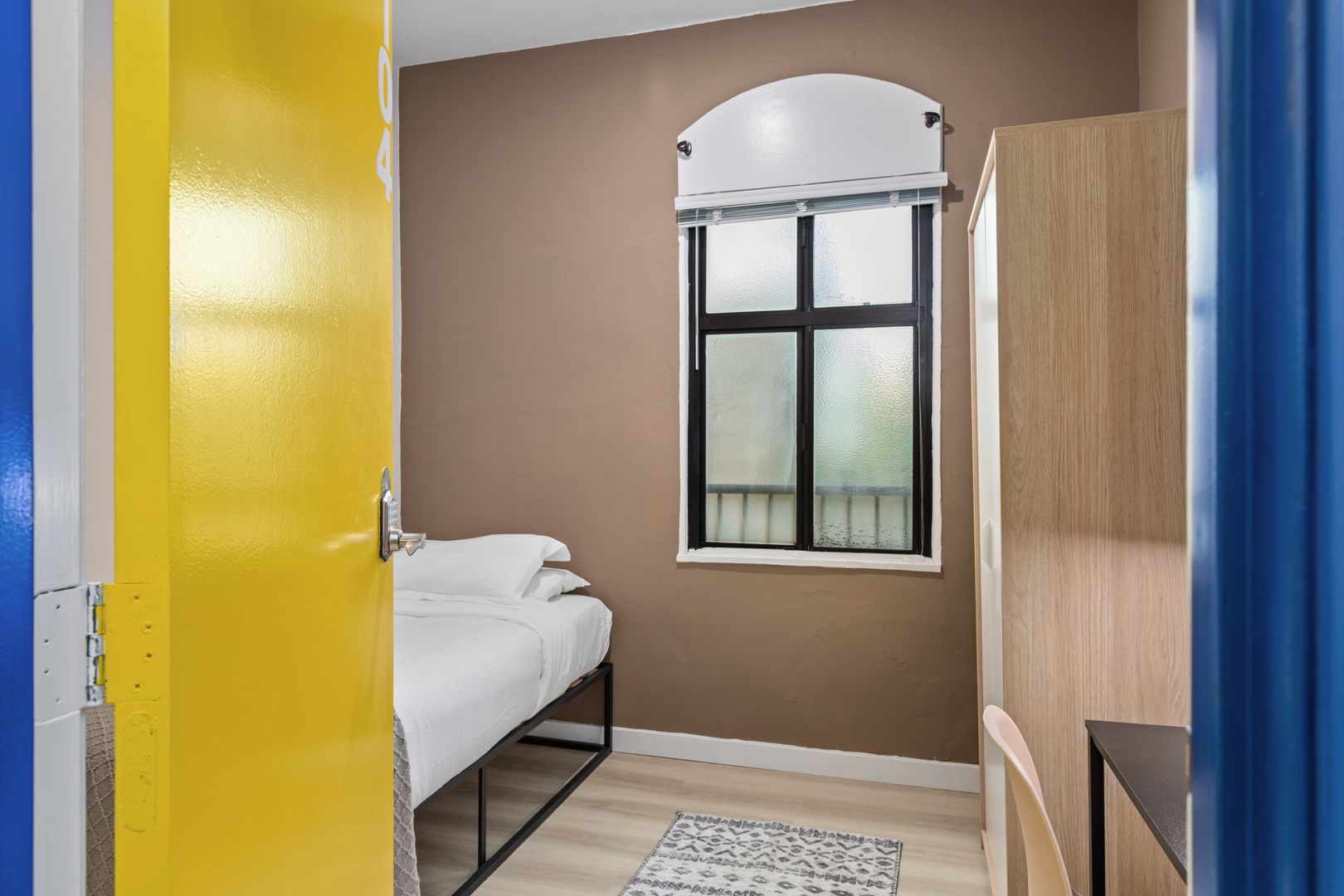 Los Angeles Apartment: 840 Hilgard Ave