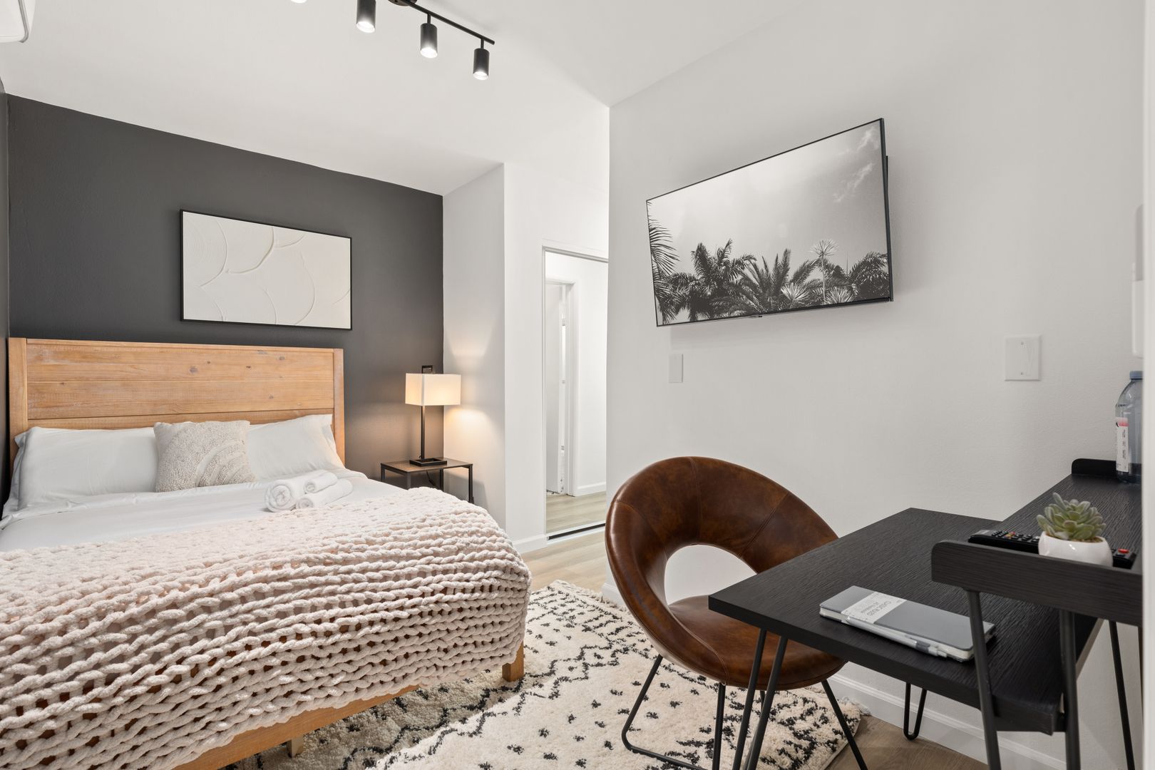 Los Angeles Apartment: 10791-2 Ohio Ave Los Angeles, CA 90024