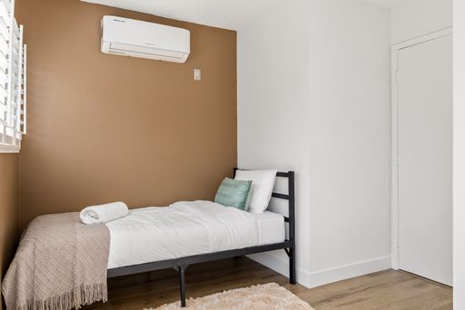 Single Room with a Common Bathroom and Balcony in a 6 Bedroom Apartment at 1700 Malcolm 101 -Room 1 – photo 1