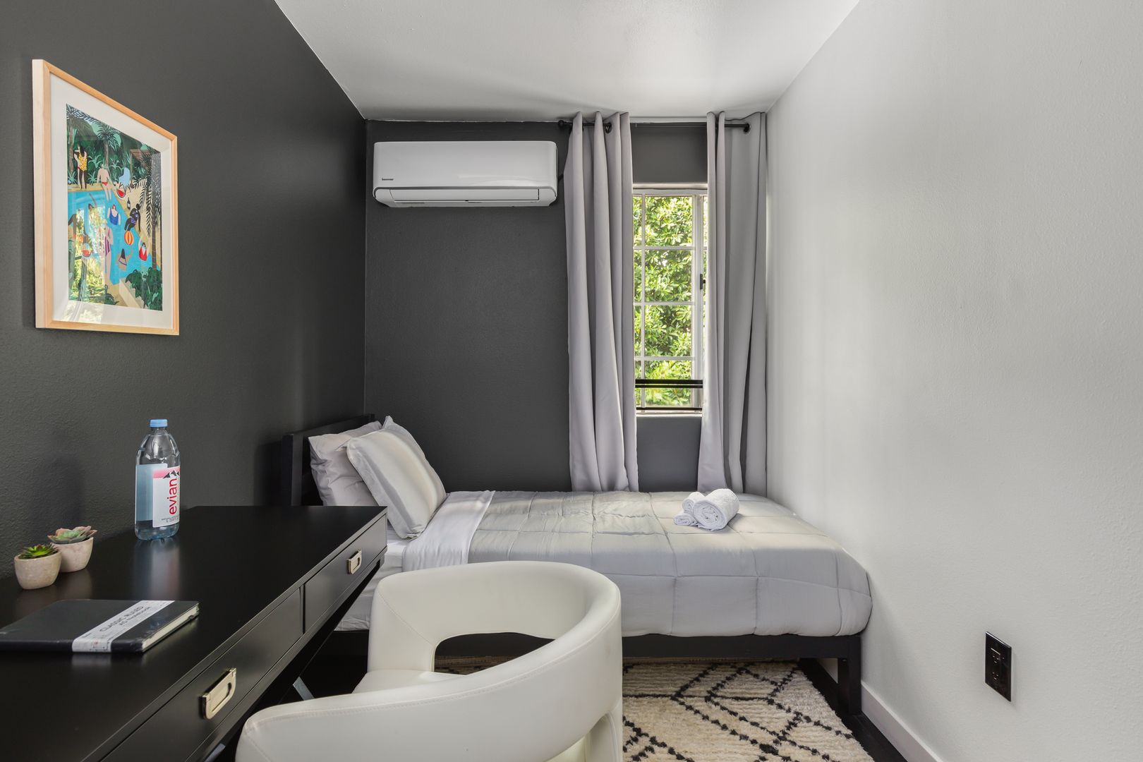 Los Angeles Apartment: 10777 Ashton 202