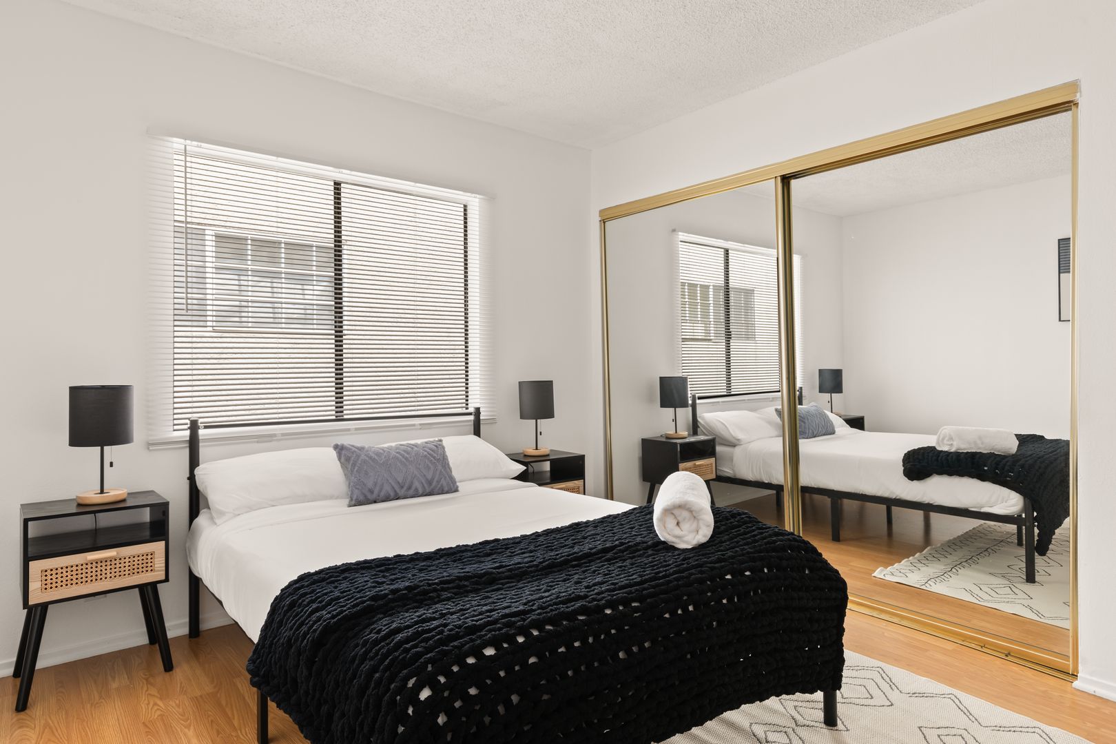 Los Angeles Apartment: 1823 Pelham 2